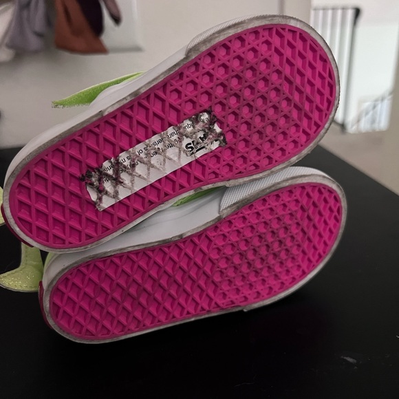 Toddler Shark Vans - Picture 2 of 3